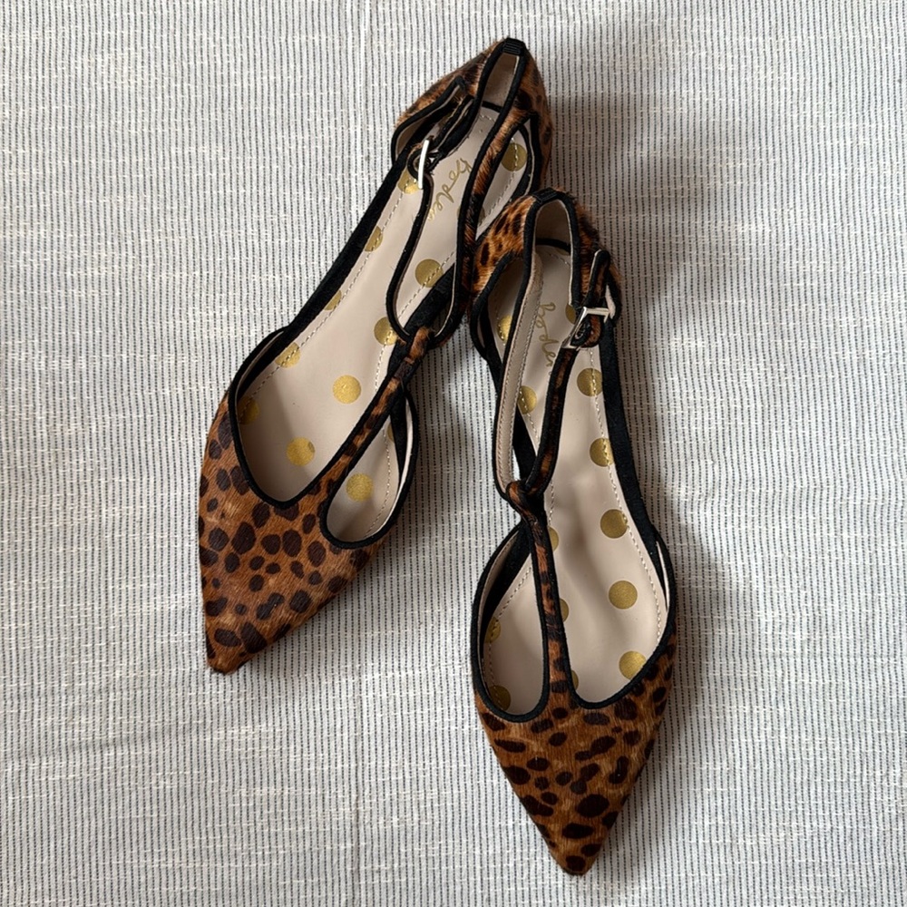 BRAND NEW Boden t-strap flats